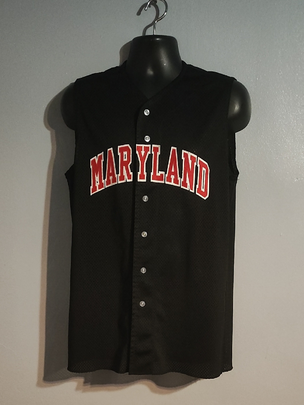 Maryland Terrapins Sleeveless Button-Up Shirt - Black with Red Lettering